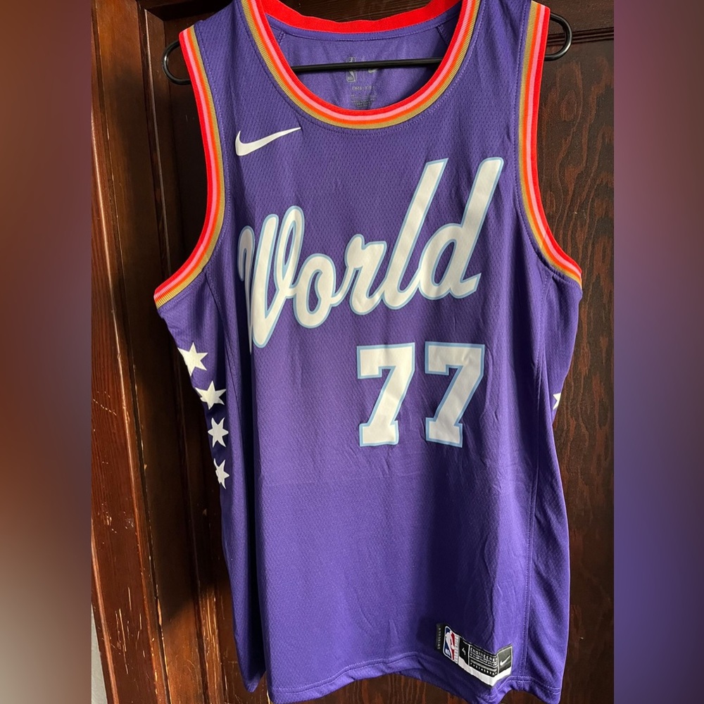 Nike Luka Doncic NBA Jersey Dallas Mavericks Rising Stars Mens Large